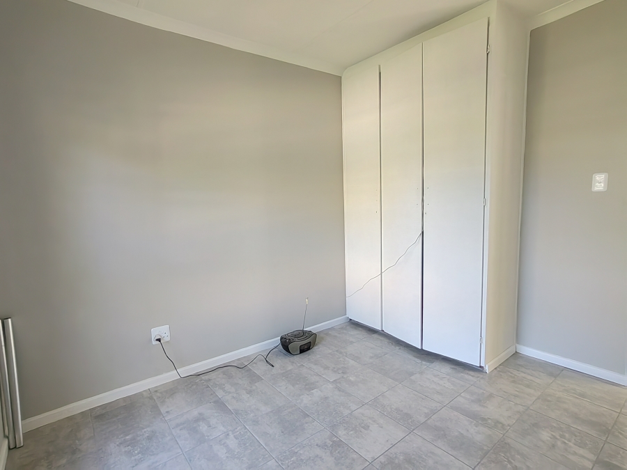 To Let 3 Bedroom Property for Rent in Heiderand Western Cape